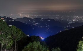 Vanasathli I Near Mall Road Kasauli I Open Garden & Rooftop
